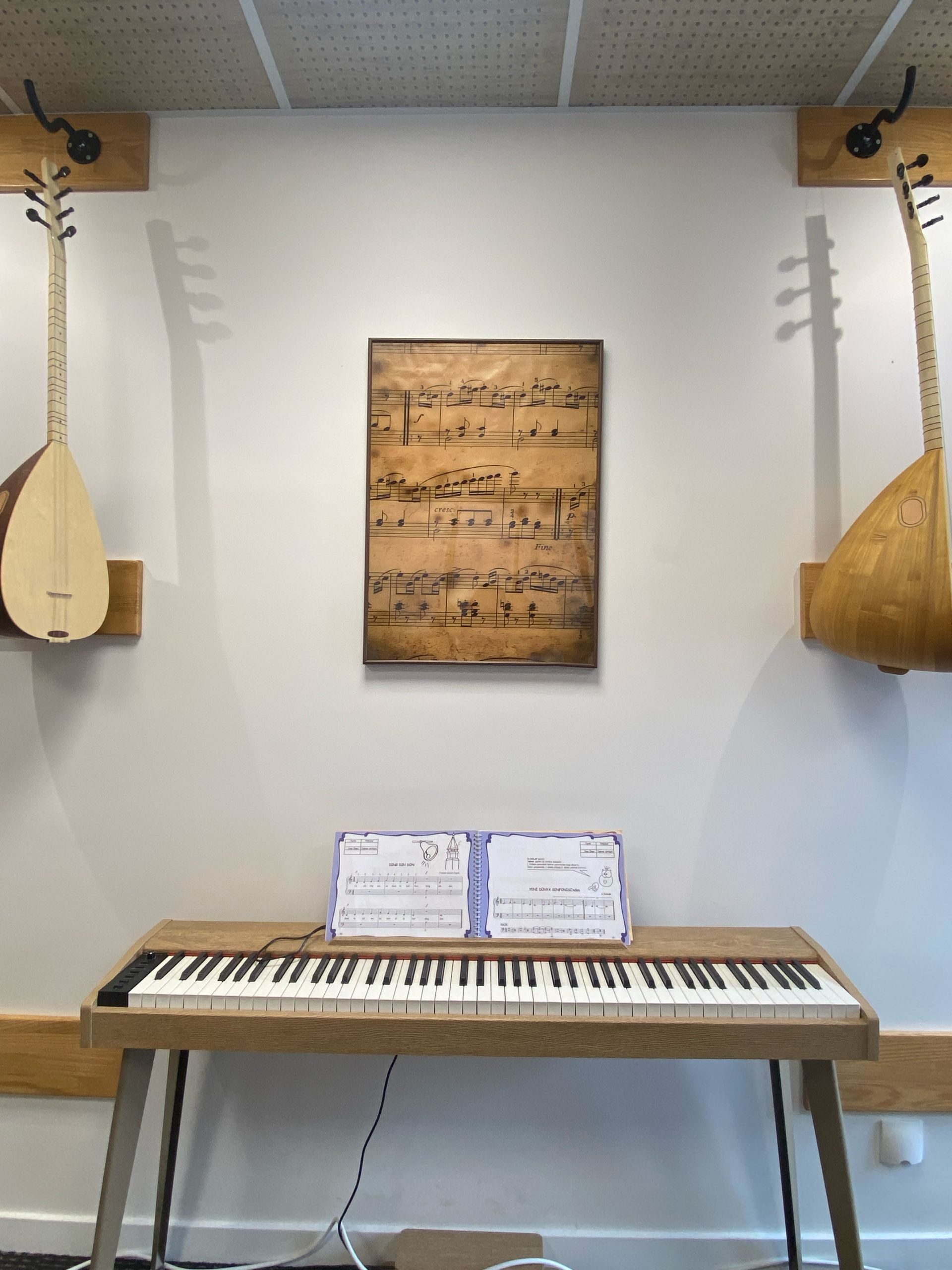 Le Saz Paris enstrümanları
